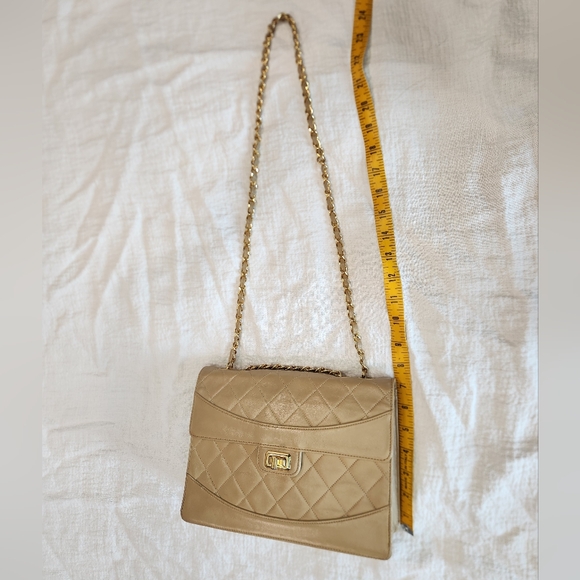 Chanel Lambskin Flap Bag Beige Chain Strap Classic Leather Purse 24K Gold Double - Picture 10 of 12